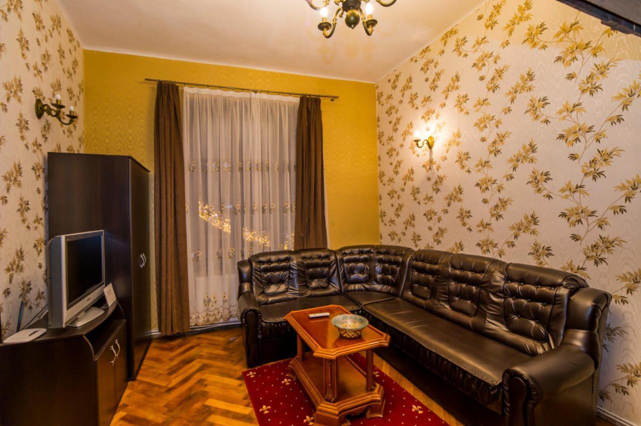 Aristocrat Vintage Apartment ブラショフ エクステリア 写真