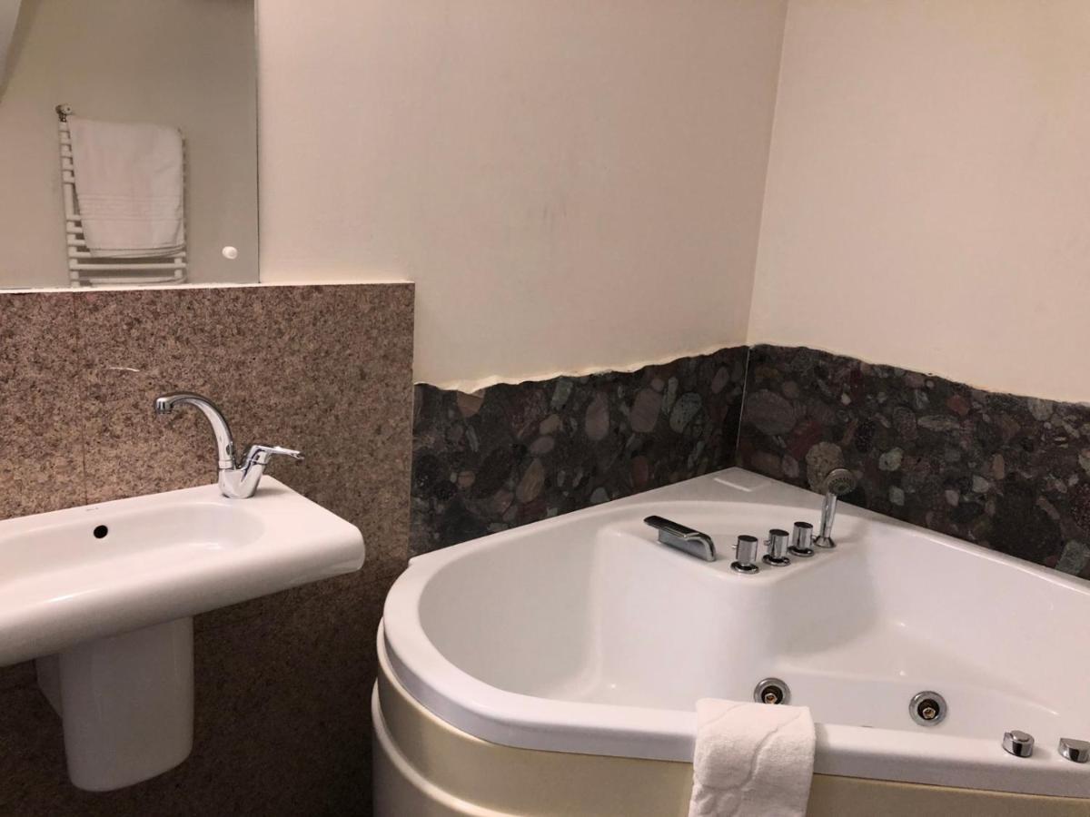 Aristocrat Vintage Apartment ブラショフ エクステリア 写真