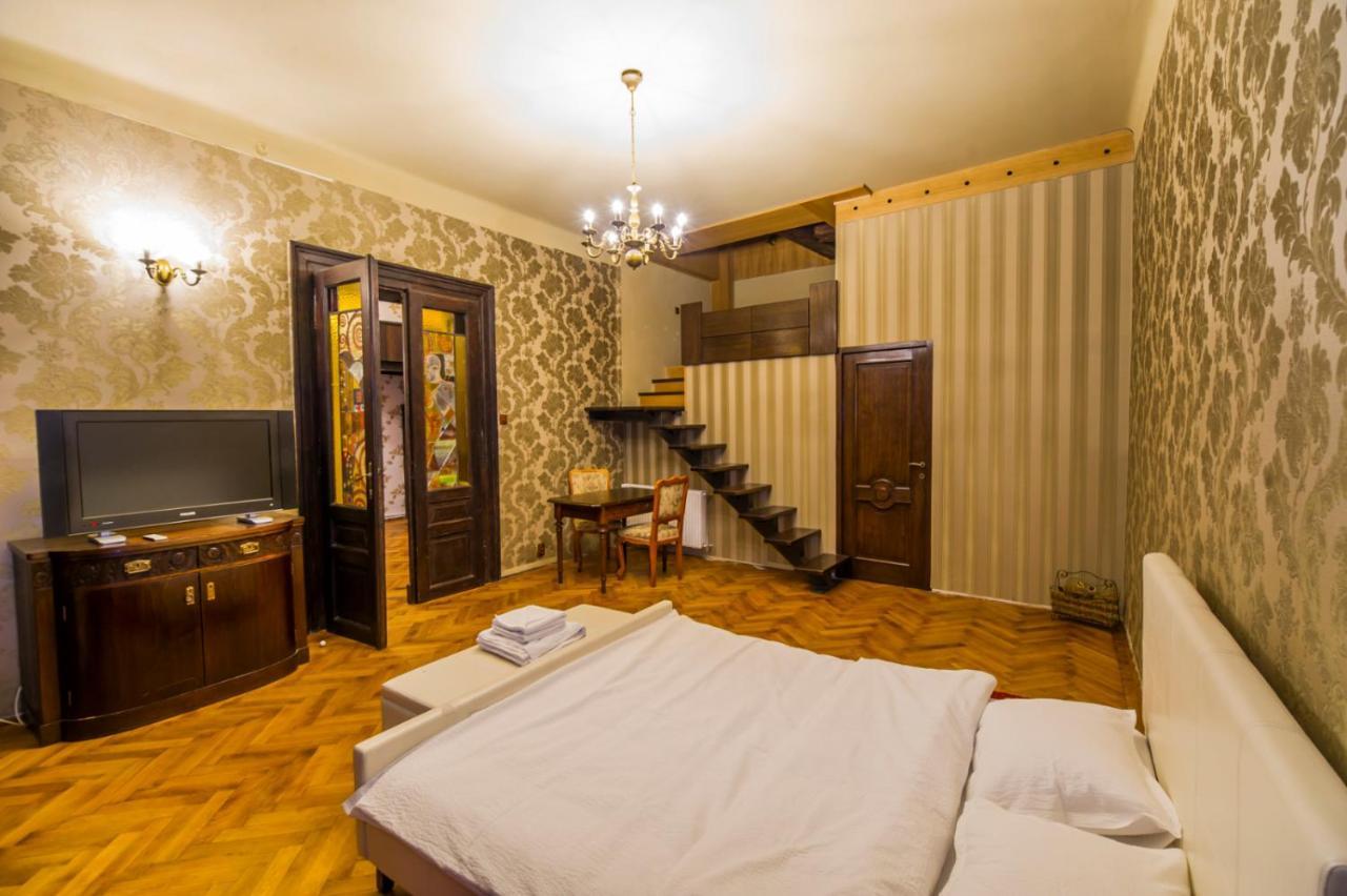 Aristocrat Vintage Apartment ブラショフ エクステリア 写真