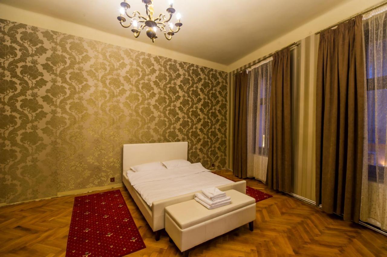 Aristocrat Vintage Apartment ブラショフ エクステリア 写真